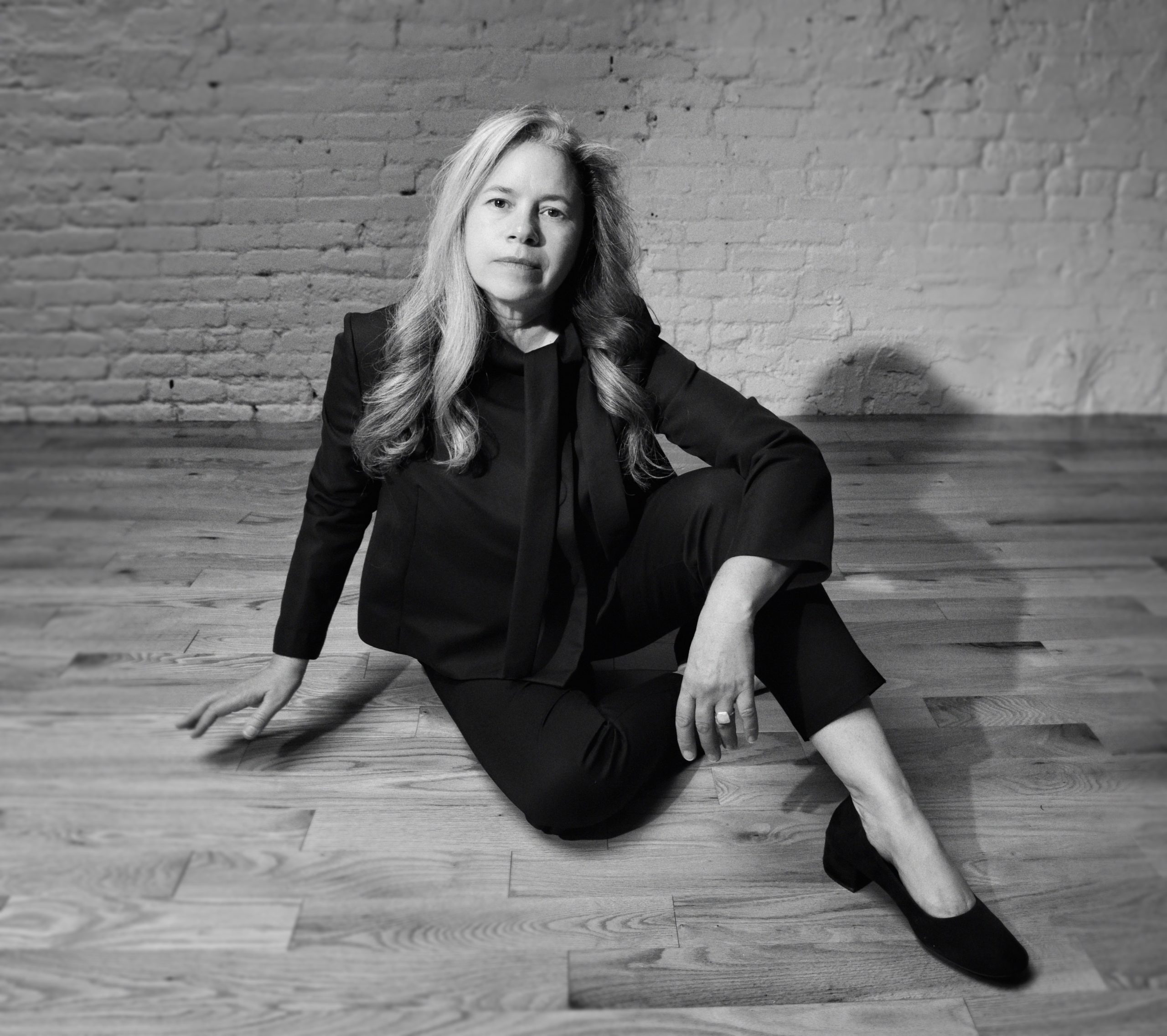 Musician Natalie Merchant in a black outfit