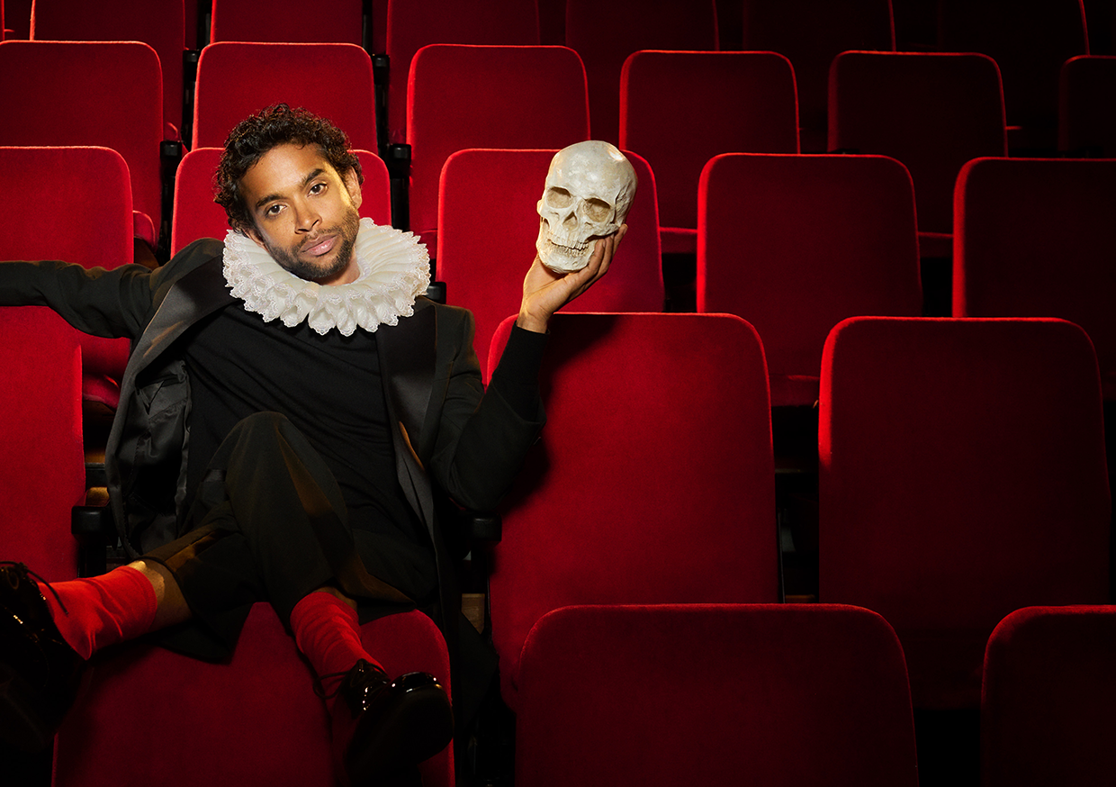Hiran Abeysekera as Hamlet